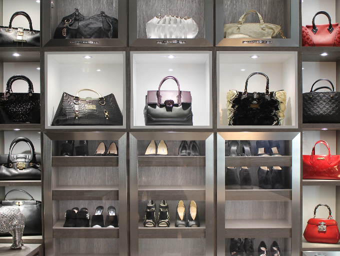 California Closets on X: Handbag #heaven! Show your #purses the respect  they deserve with a custom-designed #closet to beautifully store and display  your prized #collection. Closet Design: @CalClosetsLA #CCclientstory   / X